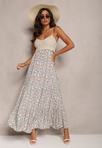 Renee - Niebiesko-Zielona Maxi Wiskozowa Sukienka o Rozkloszowanym Fasonie w Kwiaty Ozdobiona Szydełkowym Wzorem Damrea. Kolor: zielony. Materiał: wiskoza. Długość rękawa: na ramiączkach. Wzór: aplikacja, kwiaty. Typ sukienki: rozkloszowane. Długość: maxi