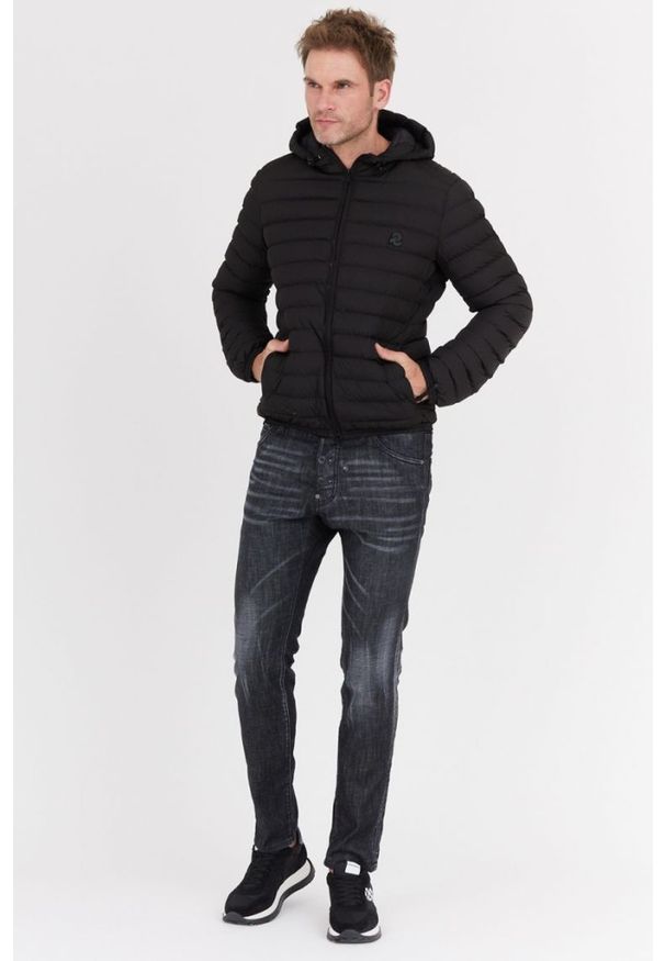 Invicta - INVICTA Czarna męska kurtka puchowa z kapturem, Rozmiar 3XL. Typ kołnierza: kaptur. Kolor: czarny. Materiał: puch