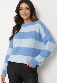 Born2be - Niebieski Sweter w Pasy z Wełną Zakończony Ściągaczem Tiaelle. Okazja: na co dzień, na spotkanie biznesowe. Kolor: niebieski. Materiał: wełna. Styl: biznesowy, klasyczny, casual