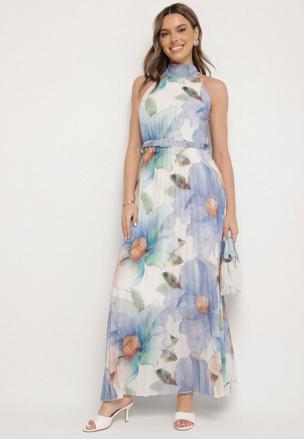 Born2be - Niebieska Sukienka z Plisami Wiązaniem i Paskiem z Klamrą Nitenna. Okazja: na co dzień, na imprezę. Kolor: niebieski. Długość rękawa: bez rękawów. Typ sukienki: rozkloszowane. Styl: casual, elegancki, klasyczny