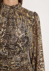 Born2be - Brązowa Rozkloszowana Sukienka w Panterkę z Falbankami i Gumkami w Pasie Tinnorisa. Okazja: na imprezę. Typ kołnierza: kołnierz z falbankami. Kolor: brązowy. Wzór: motyw zwierzęcy. Typ sukienki: rozkloszowane. Styl: elegancki #7