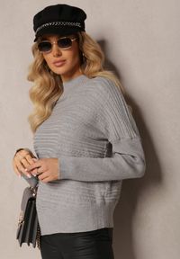 Renee - Szary Asymetryczny Sweter z Wełną Ozdobiony Tłoczeniem Aurorrsa. Kolor: szary. Materiał: wełna. Wzór: aplikacja