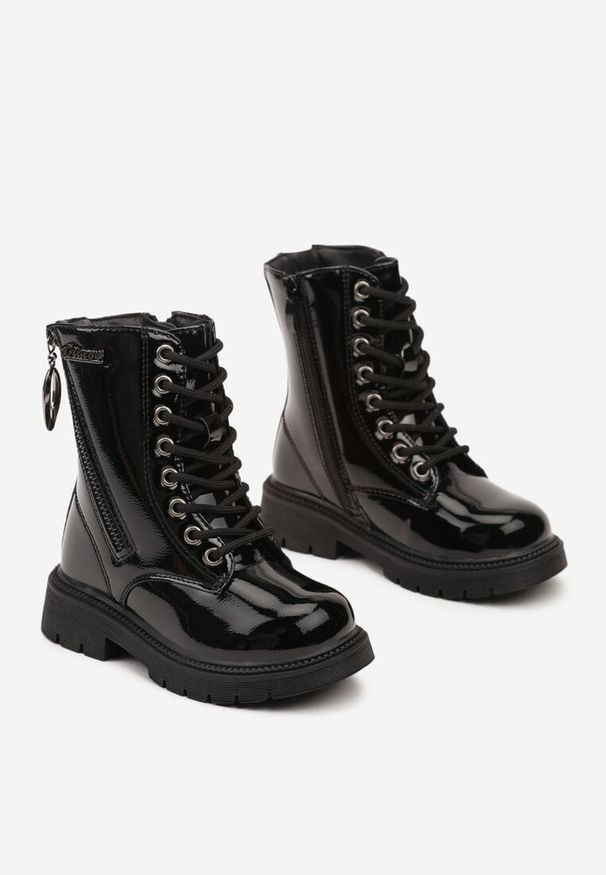 Born2be - Czarne Lakierowane Botki Workery na Grubej Podeszwie z Ozdobnym Suwakiem Siamira. Okazja: na co dzień. Kolor: czarny. Materiał: lakier. Styl: casual, elegancki
