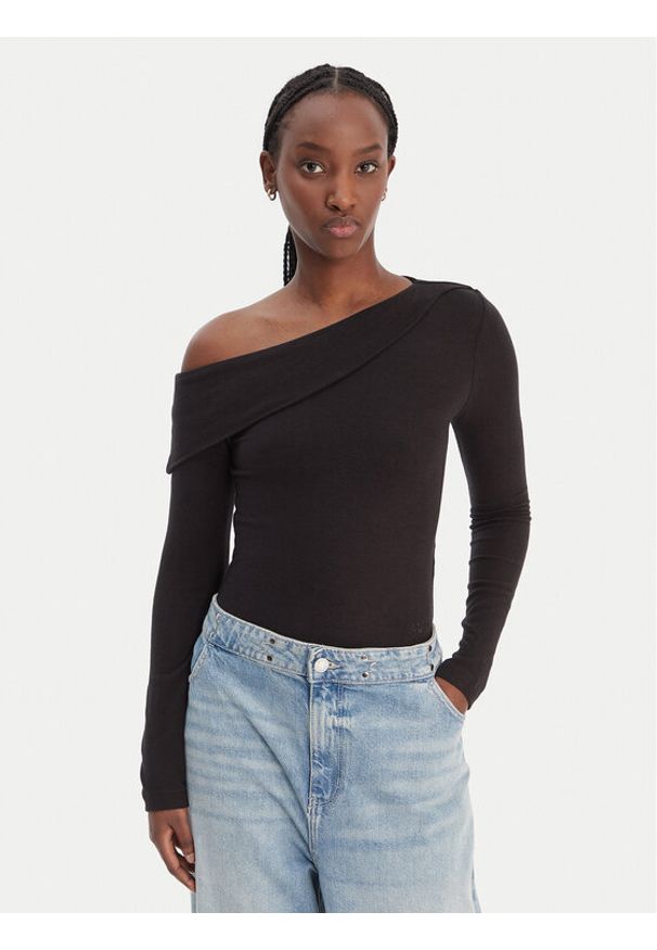 Guess Top W6RP15 KD012 Czarny Slim Fit. Kolor: czarny. Materiał: wiskoza