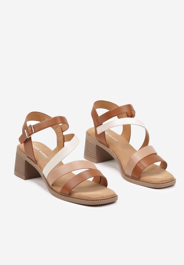 Born2be - Brązowe Sandały na Obcasie Zapinane przy Kostce Elleliretis. Okazja: na co dzień. Kolor: brązowy. Materiał: jeans. Obcas: na obcasie. Styl: elegancki, casual. Wysokość obcasa: średni