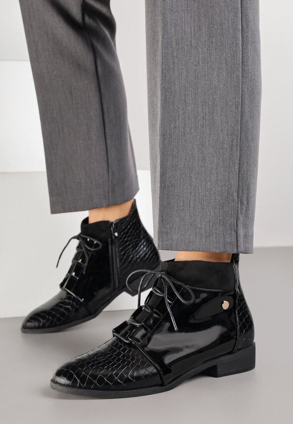Renee - Czarne Eleganckie Botki Vices ze Sznurowaną Cholewką Vlerrie. Okazja: na co dzień. Kolor: czarny. Materiał: jeans. Szerokość cholewki: normalna. Obcas: na obcasie. Styl: elegancki. Wysokość obcasa: niski