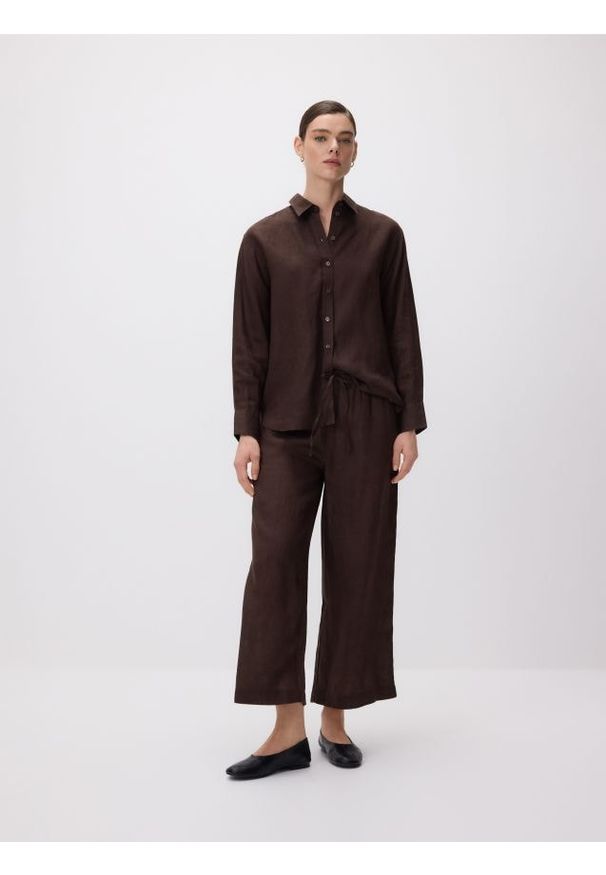 Reserved - Lniana koszula - ciemnobrązowy. Kolor: brązowy. Materiał: len