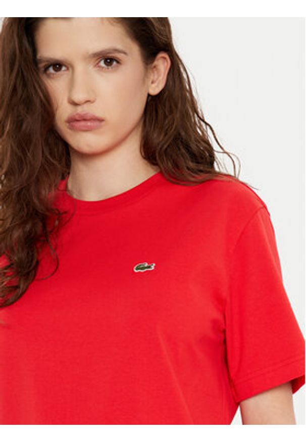 Lacoste T-Shirt TF7215 Czerwony Regular Fit. Kolor: czerwony. Materiał: bawełna