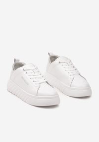 Born2be - Białe Skórzane Sneakersy do Kostki na Płaskiej Podeszwie Viollante. Kolor: biały. Materiał: skóra. Obcas: na płaskiej podeszwie #3