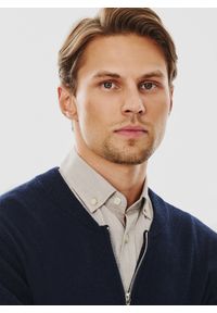 Pako Lorente - PAKO LORENTE – Sweter męski rozpinany w granatowym kolorze. Kolor: szary, niebieski. Materiał: bawełna, poliamid, wełna. Sezon: jesień #9