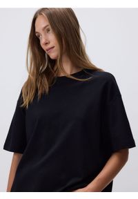 Reserved - T-shirt oversize z merceryzowanej bawełny - czarny. Kolor: czarny. Materiał: bawełna #1