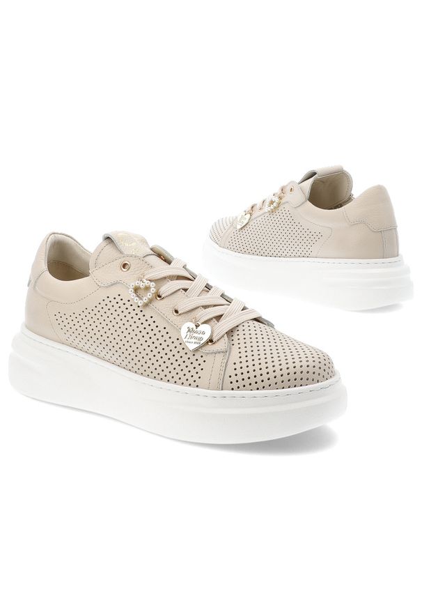 CheBello - Beżowe Sneakersy Chebello Stylowe Obuwie Damskie. Okazja: na co dzień. Zapięcie: sznurówki. Kolor: beżowy. Materiał: skóra. Szerokość cholewki: normalna. Sport: turystyka piesza