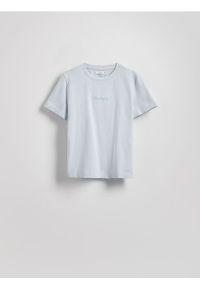 Reserved - T-shirt z haftem - jasnoniebieski. Kolor: niebieski. Materiał: bawełna. Wzór: haft