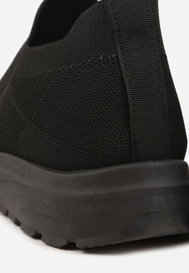 Born2be - Czarne Siateczkowe Buty Sportowe Sneakersy o Wsuwanym Fasonie Abhold. Okazja: na co dzień, na spacer. Kolor: czarny. Materiał: jeans. Sport: turystyka piesza