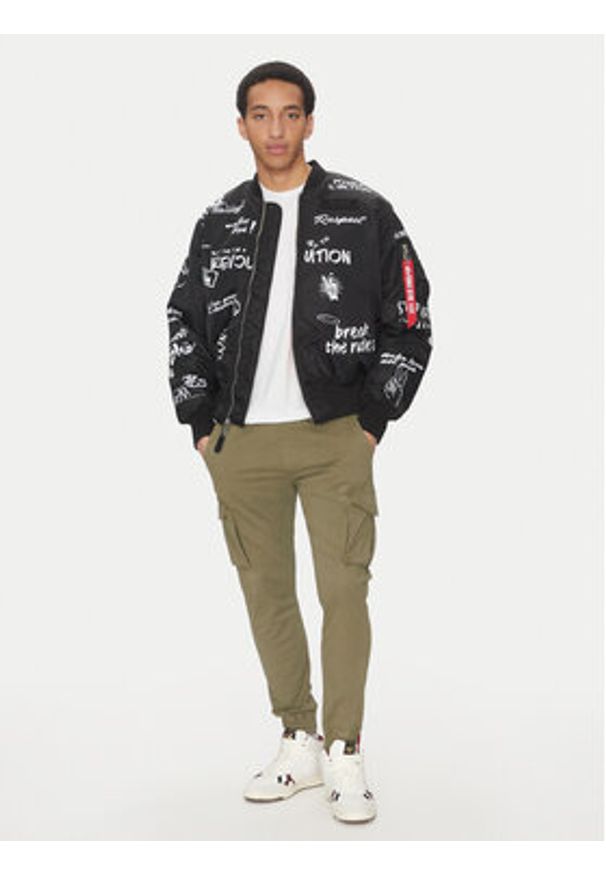 Alpha Industries Joggery Twill 116202 Zielony Regular Fit. Kolor: zielony. Materiał: bawełna