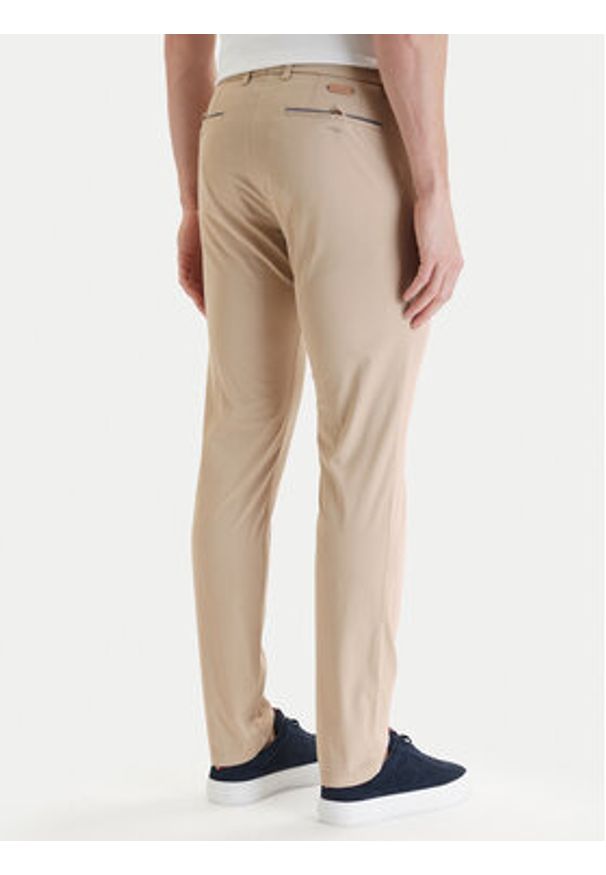 Bugatti Chinosy 4890-76301C Beżowy Slim Fit. Kolor: beżowy. Materiał: bawełna