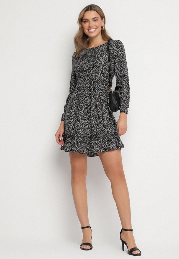Born2be - Czarna Sukienka Evithophis. Kolor: czarny. Długość rękawa: długi rękaw. Wzór: aplikacja. Styl: elegancki. Długość: mini