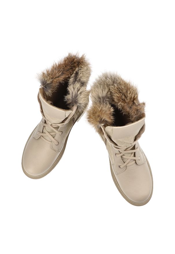 Beżowe Botki Armodo Ocieplane Obuwie Damskie. Okazja: na spacer. Kolor: beżowy. Materiał: skóra, zamsz. Szerokość cholewki: normalna. Sezon: zima. Styl: elegancki