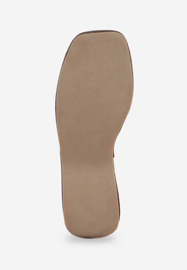 Born2be - Brązowe Minimalistyczne Klapki na Koturnie z Kwadratowym Noskiem Mosing. Okazja: na co dzień, do pracy. Kolor: brązowy. Sezon: lato. Obcas: na koturnie. Styl: casual, klasyczny, elegancki. Wysokość obcasa: średni