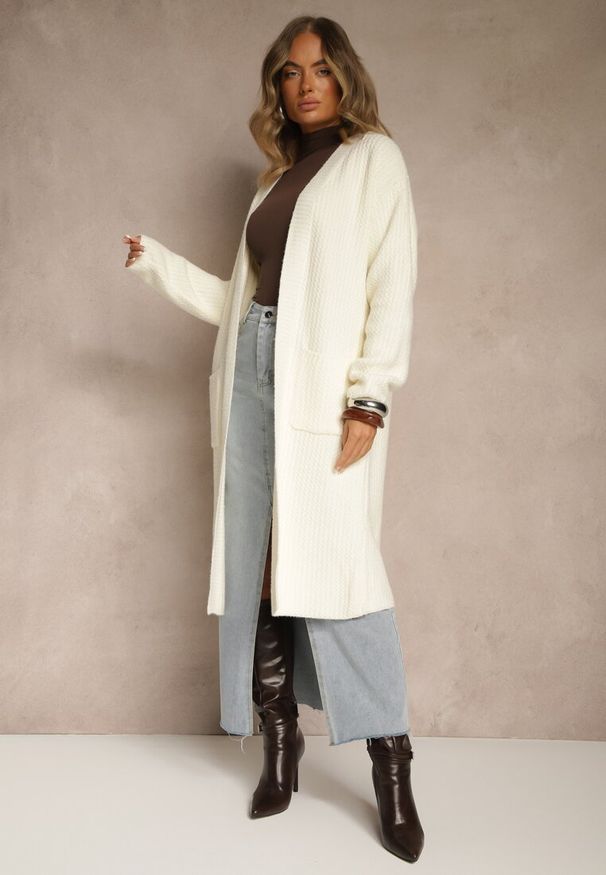 Renee - Jasnobeżowy Długi Kardigan Niezapinany z Bawełną Ferrive. Okazja: na co dzień. Kolor: beżowy. Materiał: bawełna. Długość: długie. Styl: casual