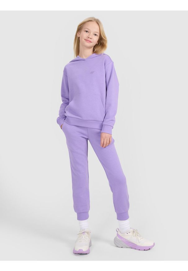 4f - 4F Spodnie dresowe joggery dziewczęce - fioletowe 152 (11-12 lat). Okazja: na co dzień. Kolor: fioletowy. Materiał: dresówka. Wzór: gładki, ze splotem. Sezon: lato. Styl: młodzieżowy, casual, sportowy