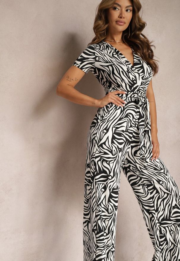 Renee - Czarno-Biały Kopertowy Kombinezon Taliowany z Szerokimi Nogawkami Talamla. Okazja: na co dzień. Kolor: czarny. Styl: elegancki, casual