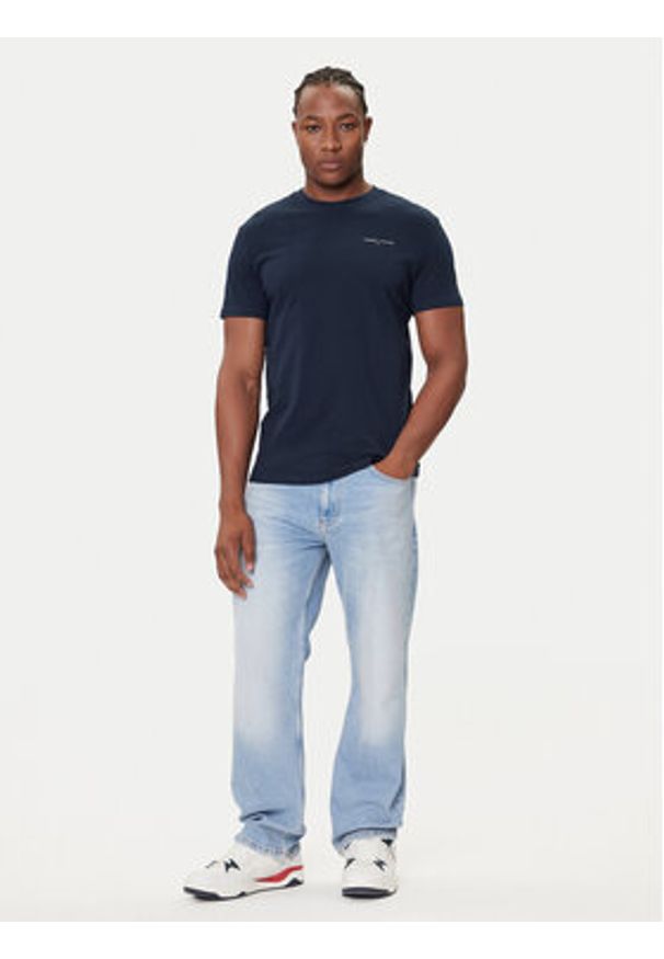 Tommy Jeans T-Shirt Linear Chest DM0DM21780 Granatowy Slim Fit. Kolor: niebieski. Materiał: bawełna