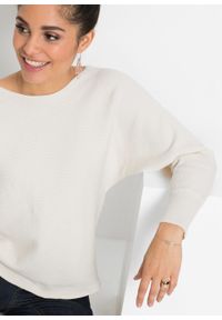 Sweter w prążek "oversize" bonprix kremowy nowy. Kolor: biały. Wzór: prążki #6
