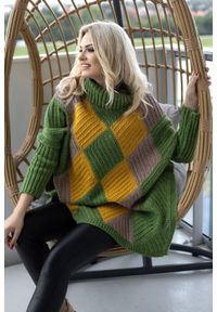 PeeKaBoo - Kolorowy sweter jak ponczo z golfem wzór w romby zielony. Typ kołnierza: golf. Kolor: zielony. Wzór: kolorowy. Styl: elegancki