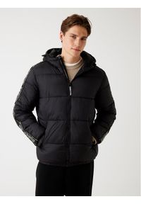 Guess Kurtka zimowa Z5BL17 WO06I Czarny Regular Fit. Kolor: czarny. Materiał: syntetyk. Sezon: zima