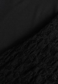 Renee - Czarna Elegancka Sukienka z Koronki z Odkrytymi Plecami Lilafera. Okazja: na co dzień. Typ kołnierza: dekolt na plecach. Kolor: czarny. Materiał: koronka. Długość rękawa: na ramiączkach. Wzór: koronka. Styl: elegancki #3