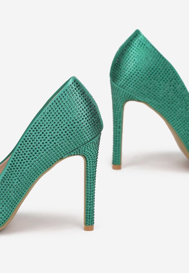 Renee - Zielone Satynowe Szpilki z Cyrkoniami Kolfi. Nosek buta: szpiczasty. Kolor: zielony. Materiał: satyna. Wzór: aplikacja. Obcas: na szpilce. Styl: elegancki. Wysokość obcasa: wysoki