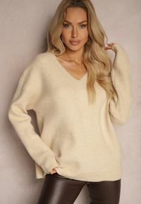 Renee - Beżowy Sweter z Dekoltem w V z Domieszką Kaszmiru Nelilae. Okazja: do pracy, na co dzień. Kolor: beżowy. Materiał: kaszmir. Długość rękawa: długi rękaw. Długość: długie. Styl: casual, elegancki #4