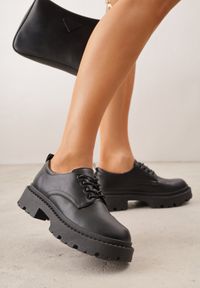 Born2be - Czarne Sznurowane Półbuty Oksfordki VICES na Grubej Podeszwie Anatea. Okazja: na co dzień. Zapięcie: sznurówki. Kolor: czarny. Materiał: jeans. Styl: casual, elegancki, klasyczny #9