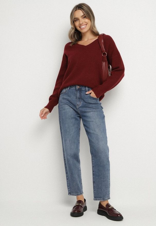 Born2be - Niebieskie Klasyczne Jeansy o Kroju Mom Fit z Wysokim Stanem Nellessa. Okazja: na co dzień, do pracy. Stan: podwyższony. Kolor: niebieski. Styl: klasyczny