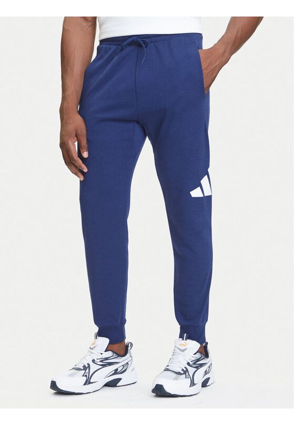 Adidas - adidas Spodnie dresowe Essentials Big Logo JE8967 Granatowy Regular Fit. Kolor: niebieski. Materiał: bawełna, syntetyk