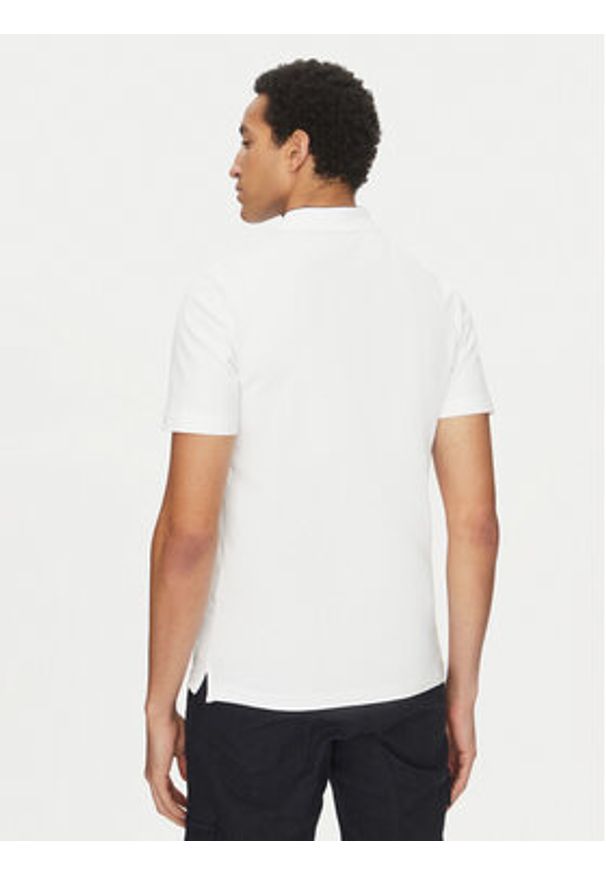 Guess Polo M5GP60 K7O64 Biały Slim Fit. Typ kołnierza: polo. Kolor: biały. Materiał: bawełna