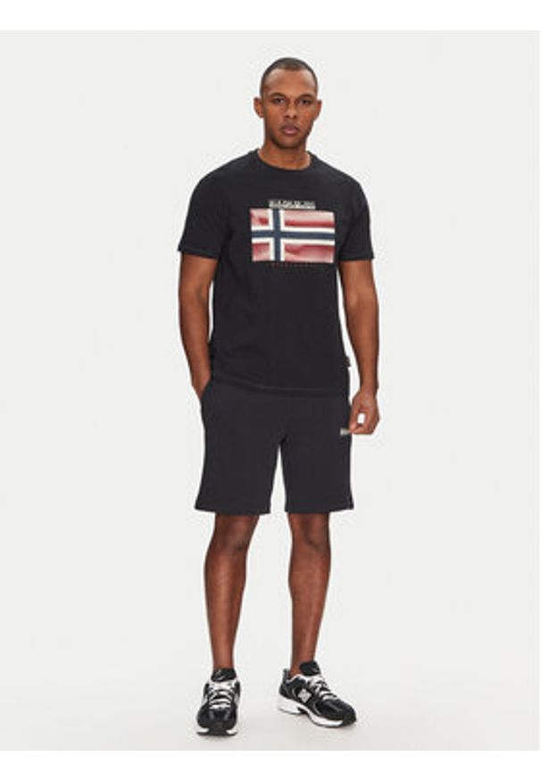 Napapijri T-Shirt S-Lari NP0A4IE59411 Czarny Regular Fit. Kolor: czarny. Materiał: bawełna