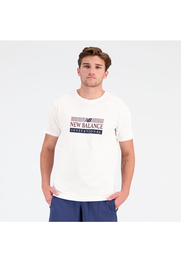 Koszulka męska New Balance MT31906WT – biała. Kolor: biały. Materiał: materiał, bawełna, poliester. Wzór: napisy