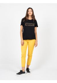 Liu Jo T-Shirt | WF2303 J6308 | Kobieta | Czarny. Okazja: na co dzień. Kolor: czarny. Materiał: bawełna. Długość: długie. Wzór: aplikacja. Styl: casual, klasyczny, elegancki