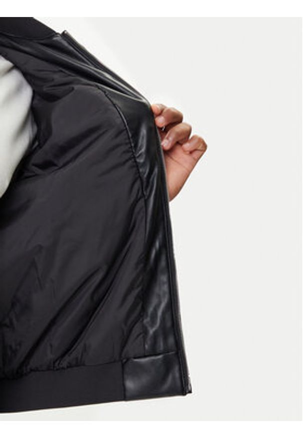 Calvin Klein Jeans Kurtka z imitacji skóry LV04RC407G Czarny Relaxed Fit. Kolor: czarny. Materiał: skóra