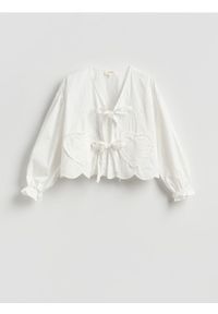 Reserved - Bluzka z haftem - biały. Kolor: biały. Materiał: tkanina, bawełna. Wzór: haft #1