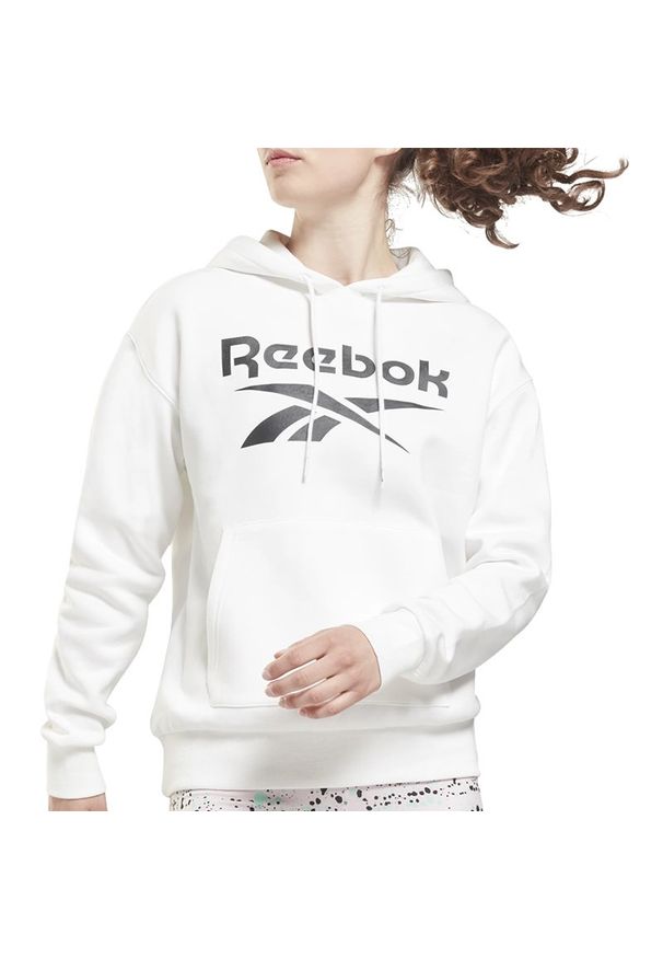 Reebok Identity Logo Fleece Hoodie > GS9390. Okazja: na co dzień. Typ kołnierza: kaptur. Materiał: polar, poliester, bawełna. Wzór: aplikacja. Styl: casual, klasyczny