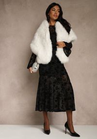 Renee - Białe Futerkowe Ponczo Szal Typu Etola Aezney. Okazja: na imprezę. Kolor: biały. Materiał: satyna. Styl: elegancki, wizytowy #3