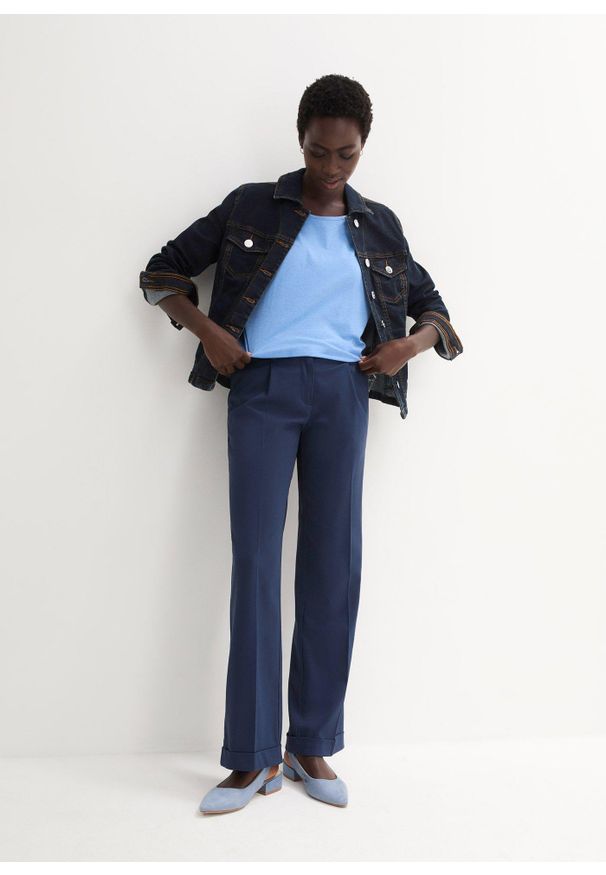 bonprix - Koszulka z domieszką jedwabiu. Kolor: niebieski. Materiał: jedwab. Styl: elegancki, klasyczny