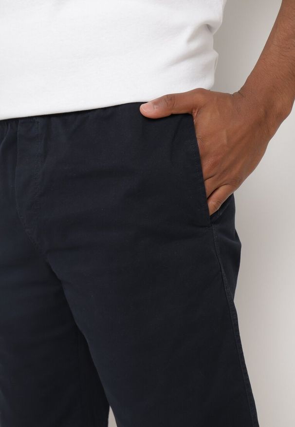 Born2be - Niebieskie Klasyczne Szorty z Gumką w Pasie Ściągane Troczkiem od Środka Piofina. Okazja: na co dzień. Kolor: niebieski. Sezon: lato. Styl: klasyczny