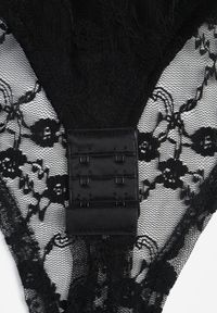 Born2be - Czarne Koronkowe Body z Długimi Rękawami i Ozdobnym Dekoltem Nefunia. Kolor: czarny. Materiał: koronka. Długość rękawa: długi rękaw. Długość: długie #5