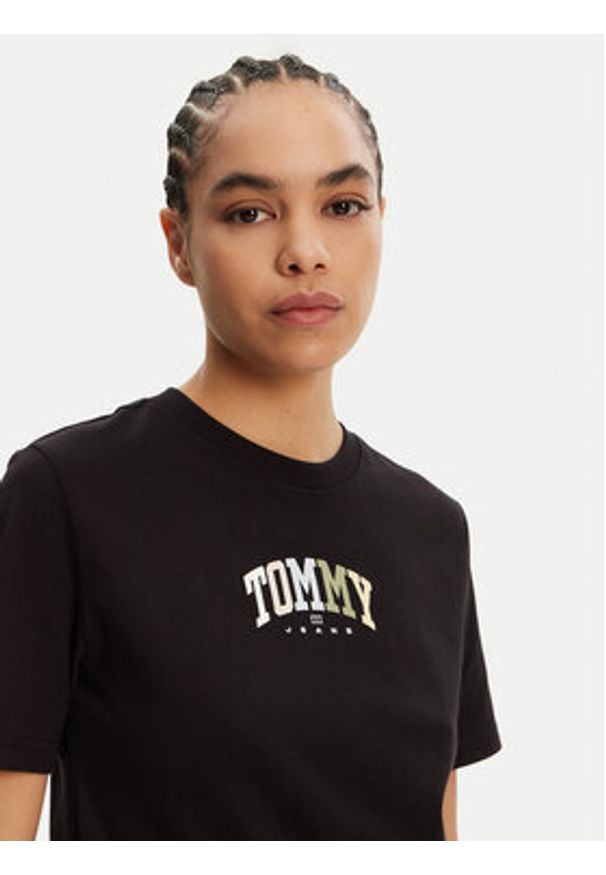 Tommy Jeans T-Shirt Color Varsity DW0DW21337 Czarny Relaxed Fit. Kolor: czarny. Materiał: bawełna