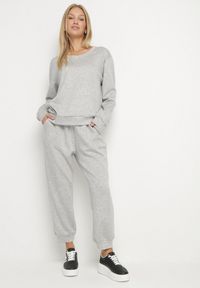 Born2be - Szary Komplet Dresowy z Bawełną Bluza i Spodnie ze Ściągaczami Anirrive. Kolor: szary. Materiał: dresówka, bawełna