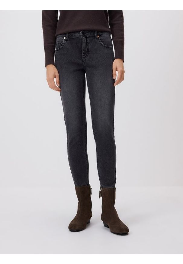 Reserved - Jeansy slim fit mid rise - szary. Kolor: szary